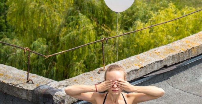 Que signifient les couleurs associées aux chakras en Yoga ?